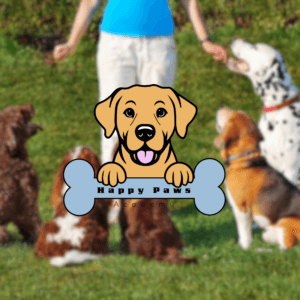 Logo Happy Paws Academy représentant un chien tenant un os, devant une séance collective d’éducation canine.